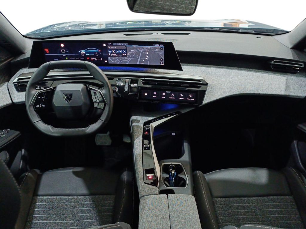 PEUGEOT 3008 Hybrid 145 e-DCS6 Allure - 7