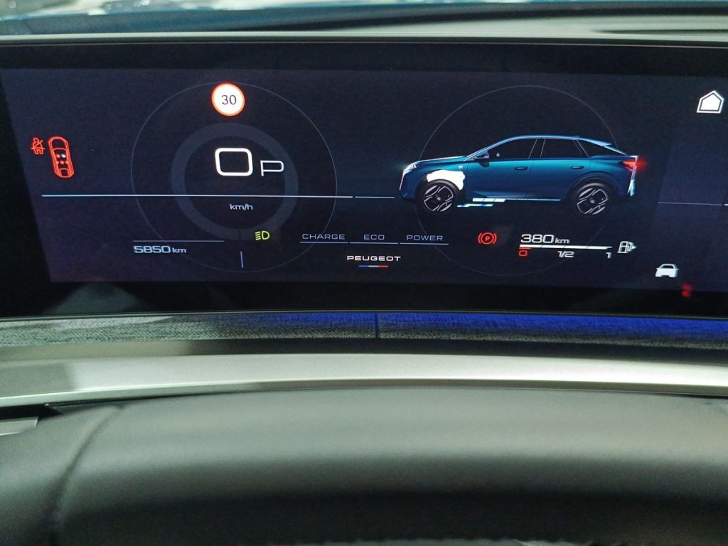 PEUGEOT 3008 Hybrid 145 e-DCS6 Allure - 15