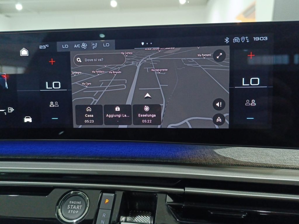 PEUGEOT 3008 Hybrid 145 e-DCS6 Allure - 16