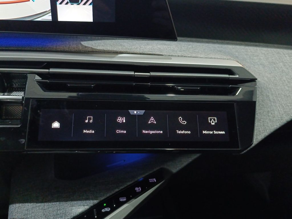 PEUGEOT 3008 Hybrid 145 e-DCS6 Allure - 18