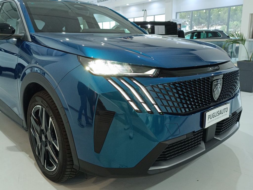 PEUGEOT 3008 Hybrid 145 e-DCS6 Allure - 25