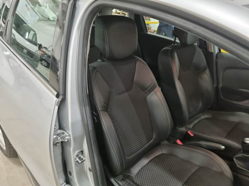 RENAULT Clio Sporter dCi 8V 90 CV Moschino Zen - 9