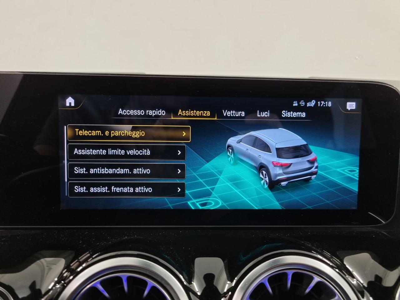 MERCEDES-BENZ GLA 200 d Automatic 4Matic Premium - 21