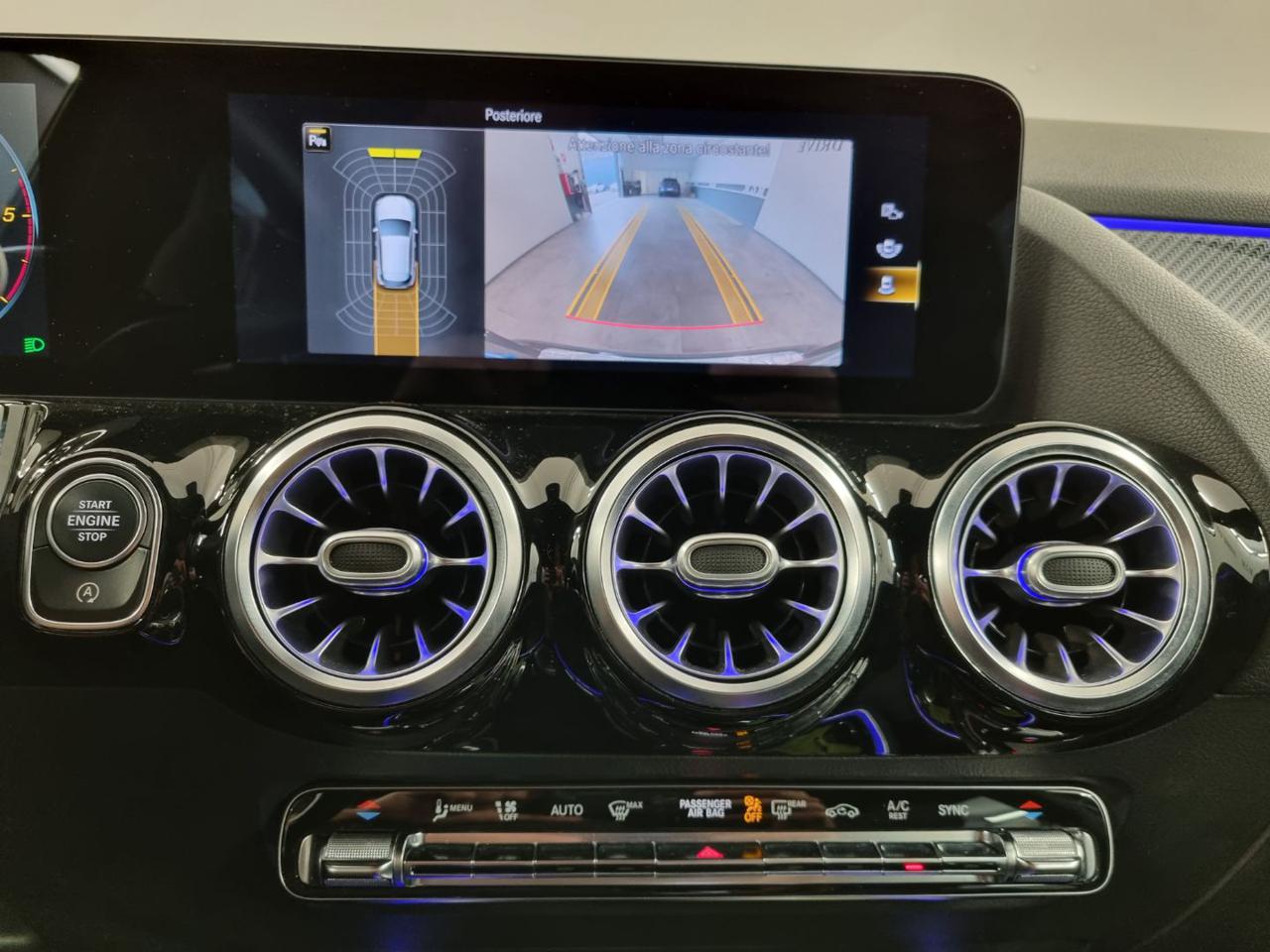 MERCEDES-BENZ GLA 200 d Automatic 4Matic Premium - 12