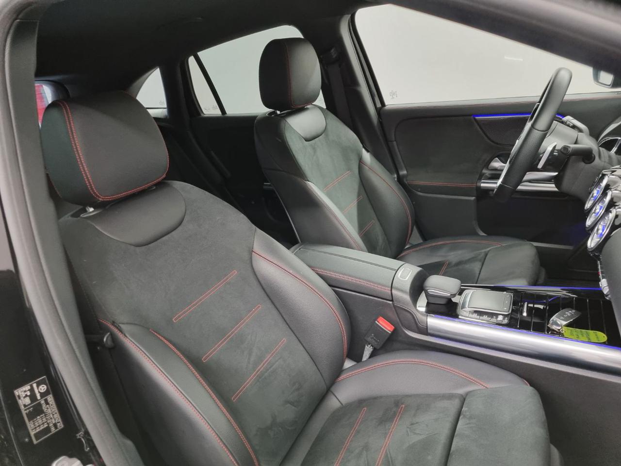 MERCEDES-BENZ GLA 200 d Automatic 4Matic Premium - 32