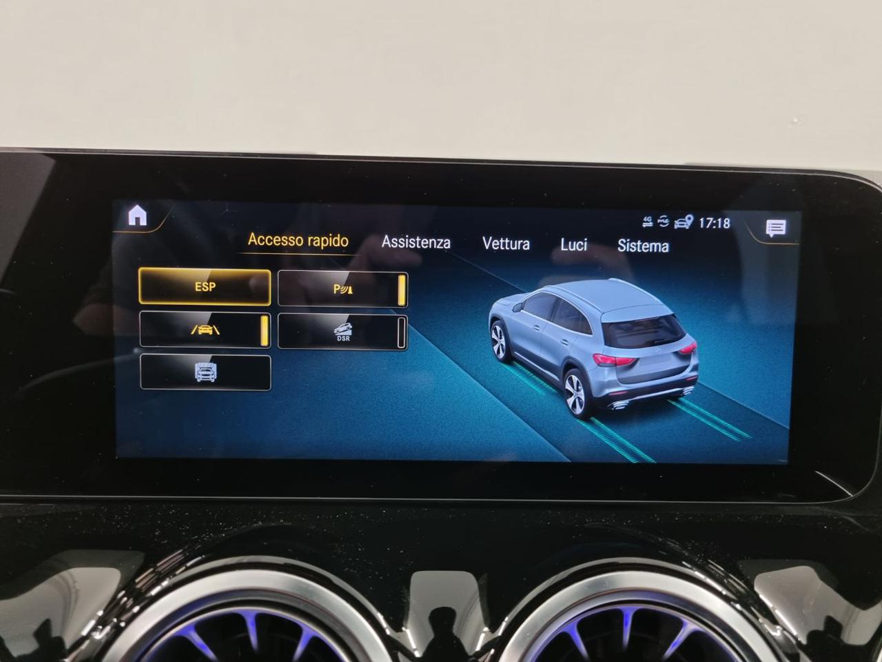 MERCEDES-BENZ GLA 200 d Automatic 4Matic Premium - 17
