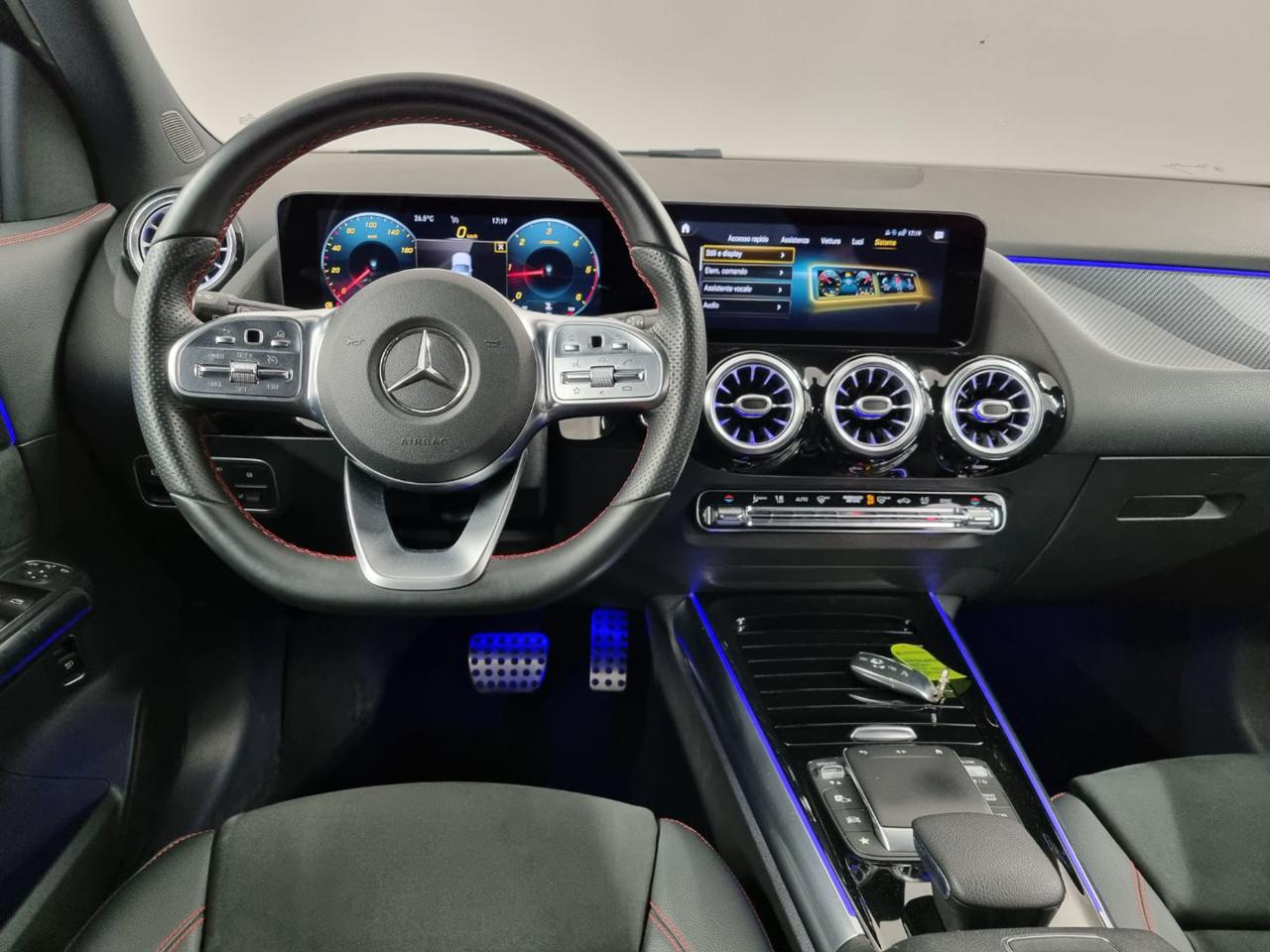 MERCEDES-BENZ GLA 200 d Automatic 4Matic Premium - 31