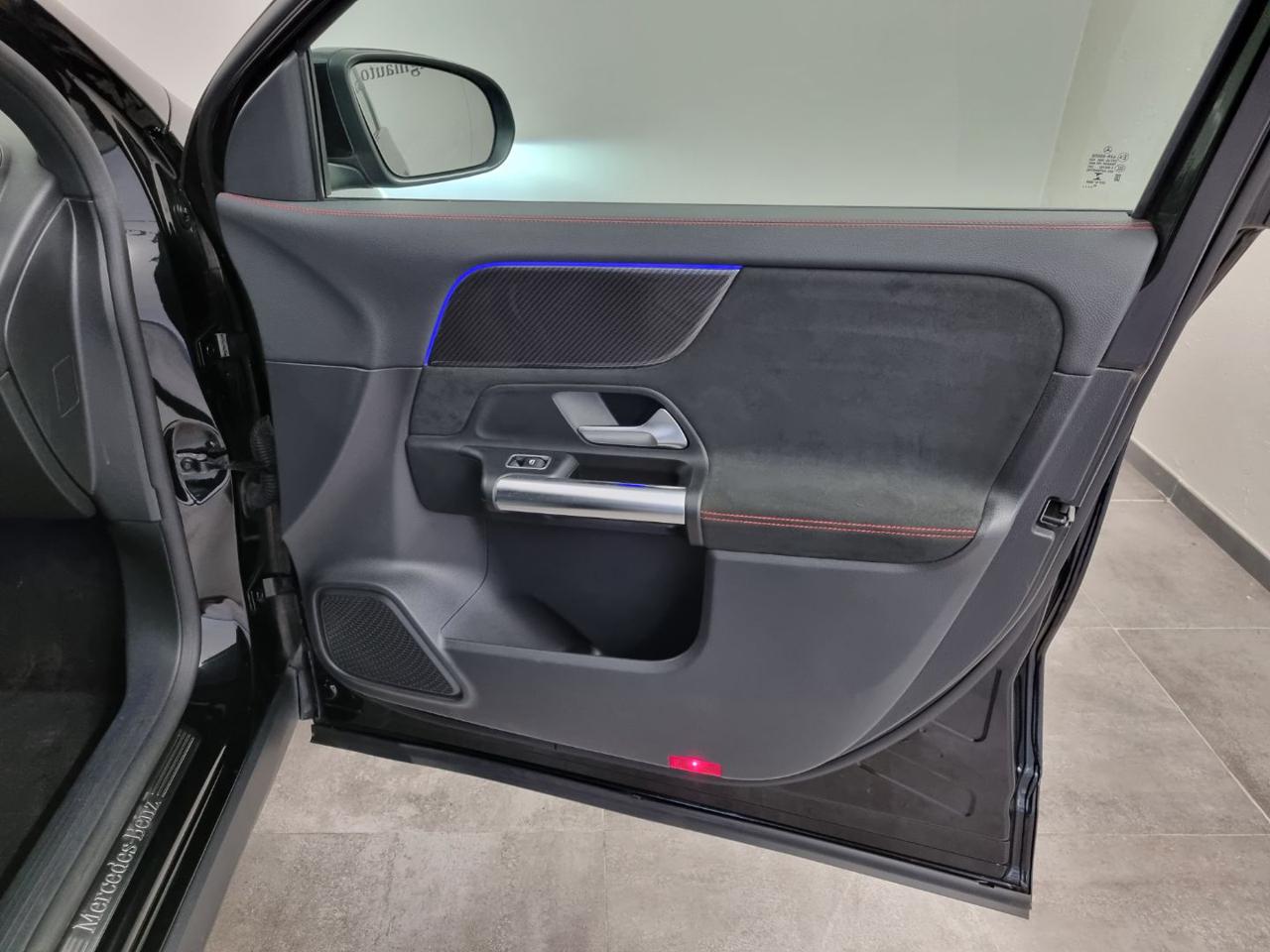 MERCEDES-BENZ GLA 200 d Automatic 4Matic Premium - 33