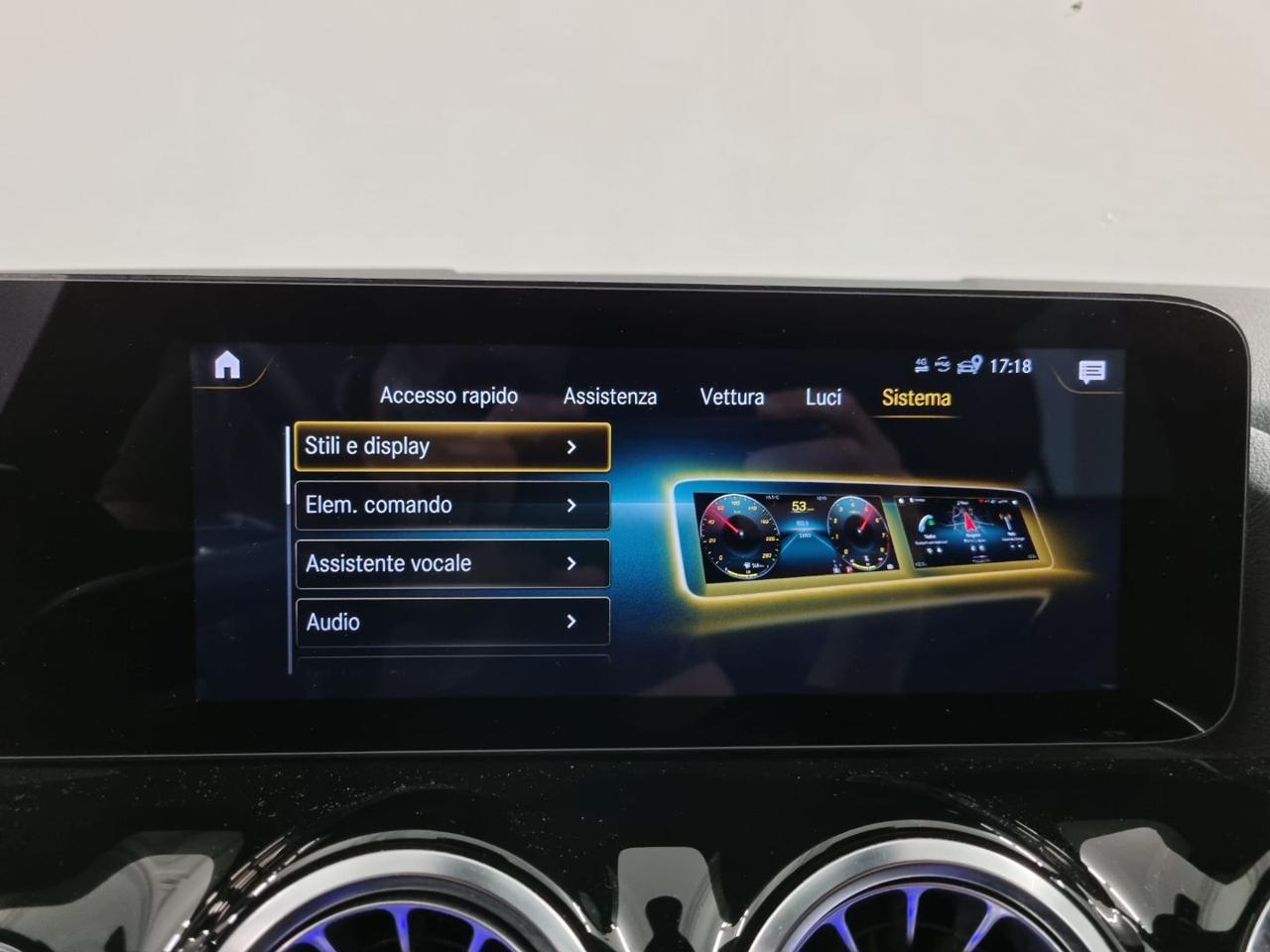 MERCEDES-BENZ GLA 200 d Automatic 4Matic Premium - 18