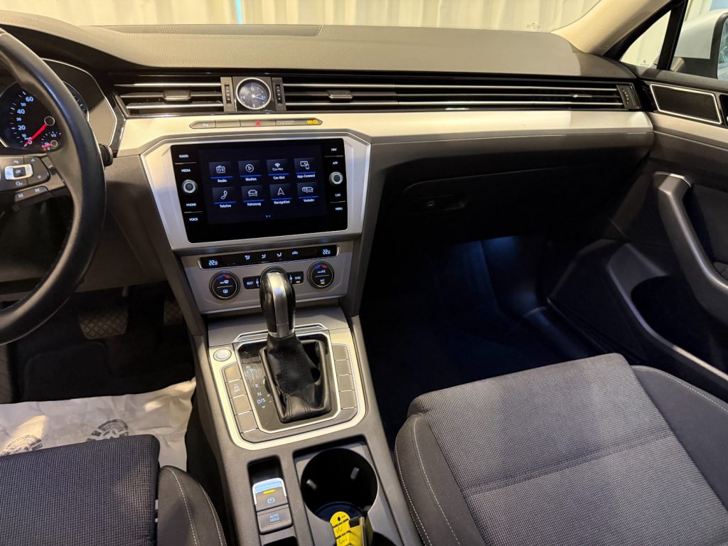 VOLKSWAGEN Passat Variant 2.0 TDI DSG Business Navi ACC Navi Camera GANCIO - 11