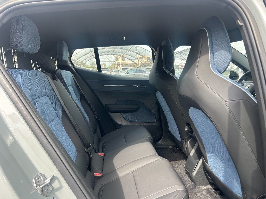 VOLVO EX30 Single Motor Extended Range RWD Plus - Foto 5