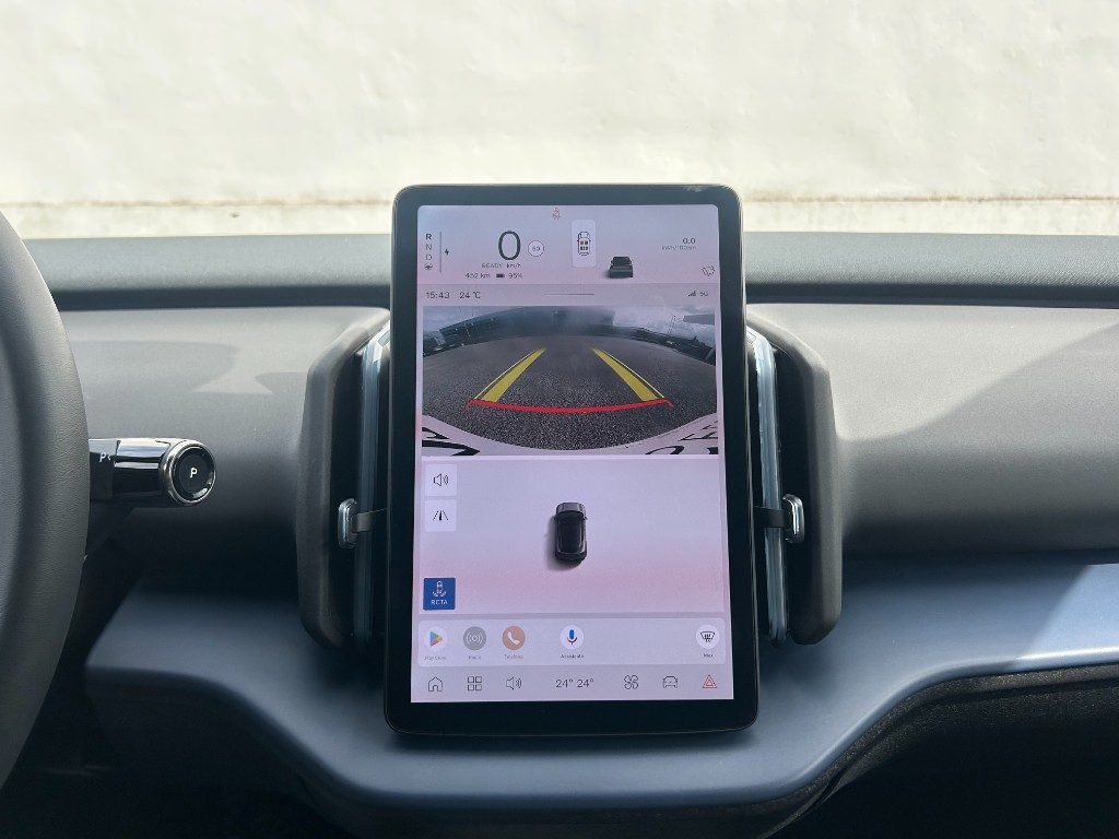 VOLVO EX30 Single Motor Extended Range RWD Plus - Grid Foto 10