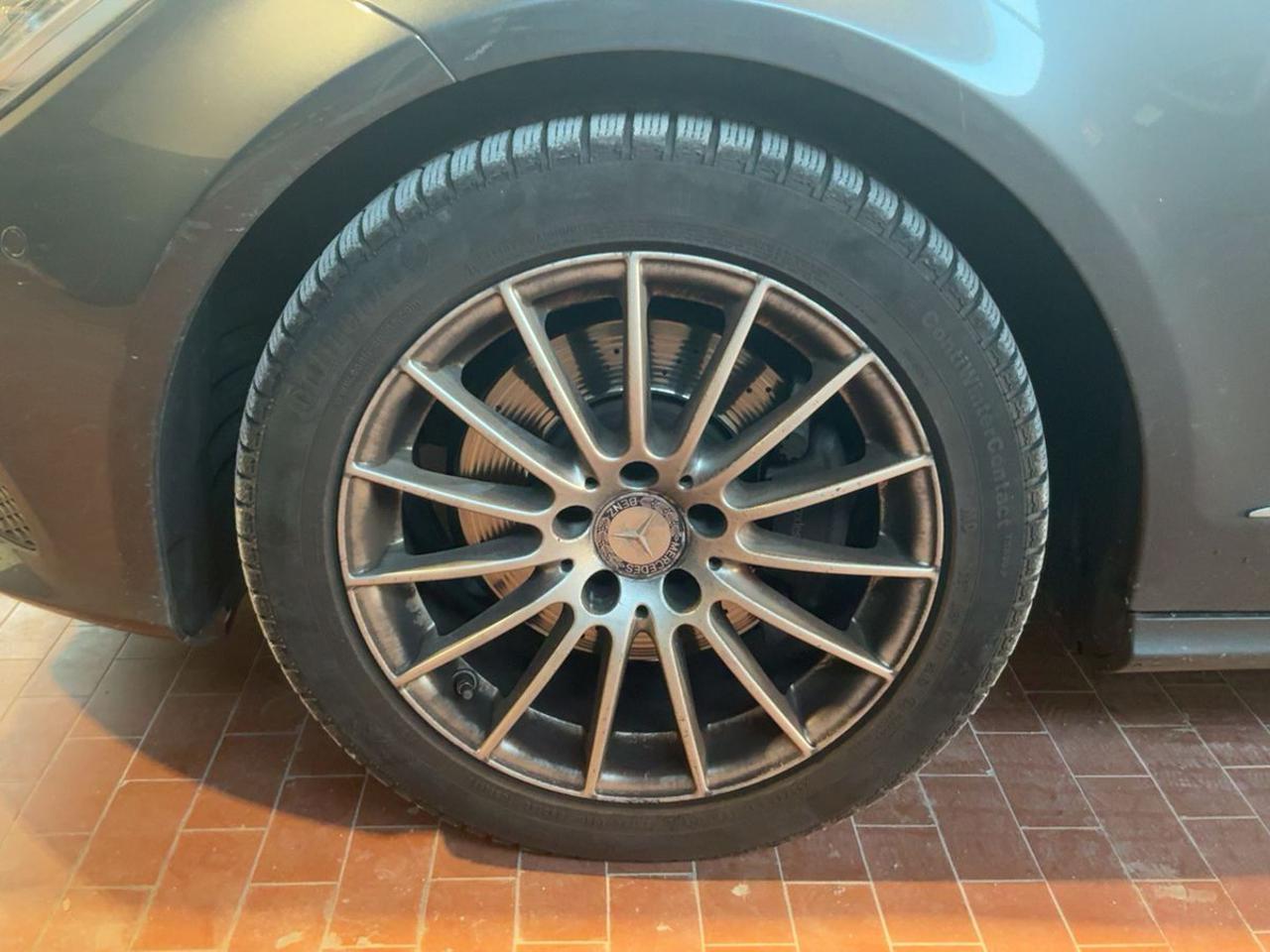 MERCEDES-BENZ CLS 250 d 4Matic Premium - 11