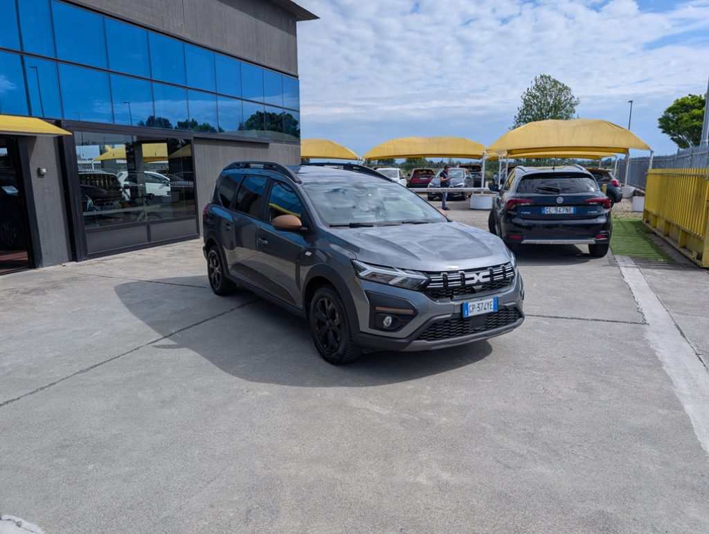 DACIA Jogger 1.6 Hybrid 140 5 posti Extreme - 3