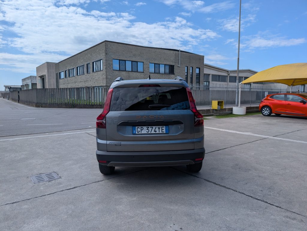 DACIA Jogger 1.6 Hybrid 140 5 posti Extreme - 6