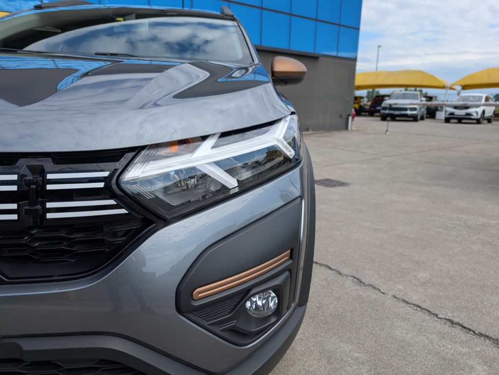 DACIA Jogger 1.6 Hybrid 140 5 posti Extreme - 9