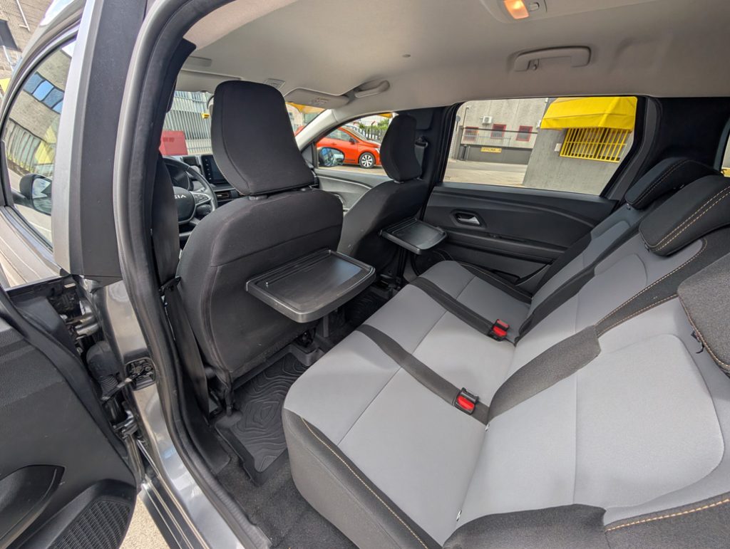 DACIA Jogger 1.6 Hybrid 140 5 posti Extreme - 28