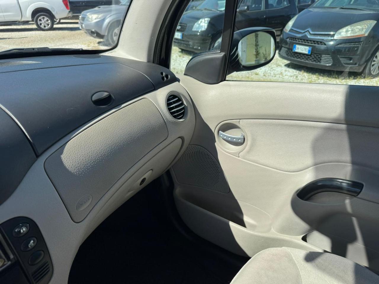 CITROEN C3 1.4 HDi Elegance - 12