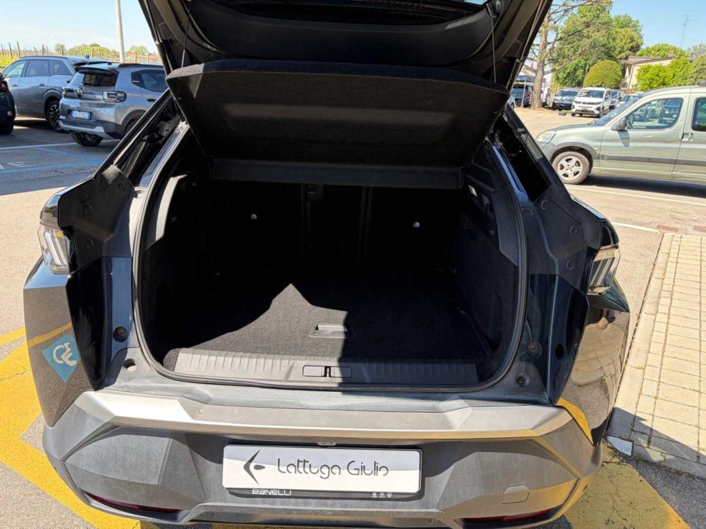 PEUGEOT 3008 Hybrid 145 e-DCS6 Allure - 10