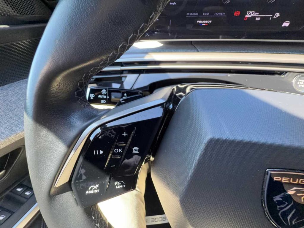 PEUGEOT 3008 Hybrid 145 e-DCS6 Allure - 18