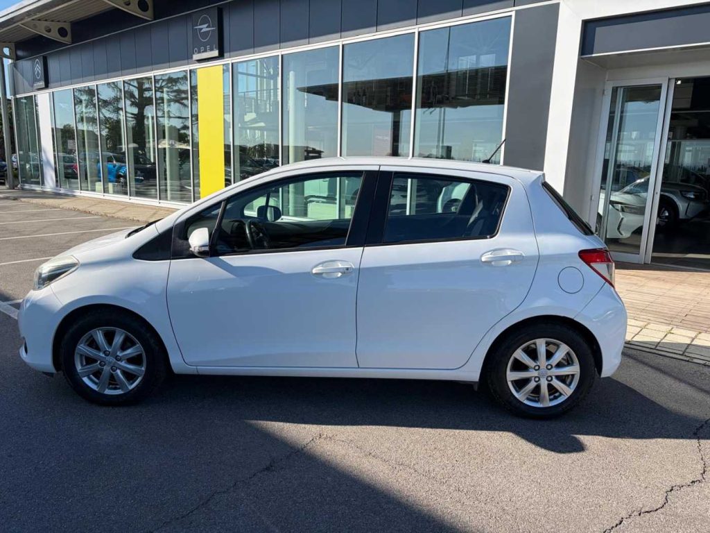 TOYOTA Yaris 1.0 5 porte - 9