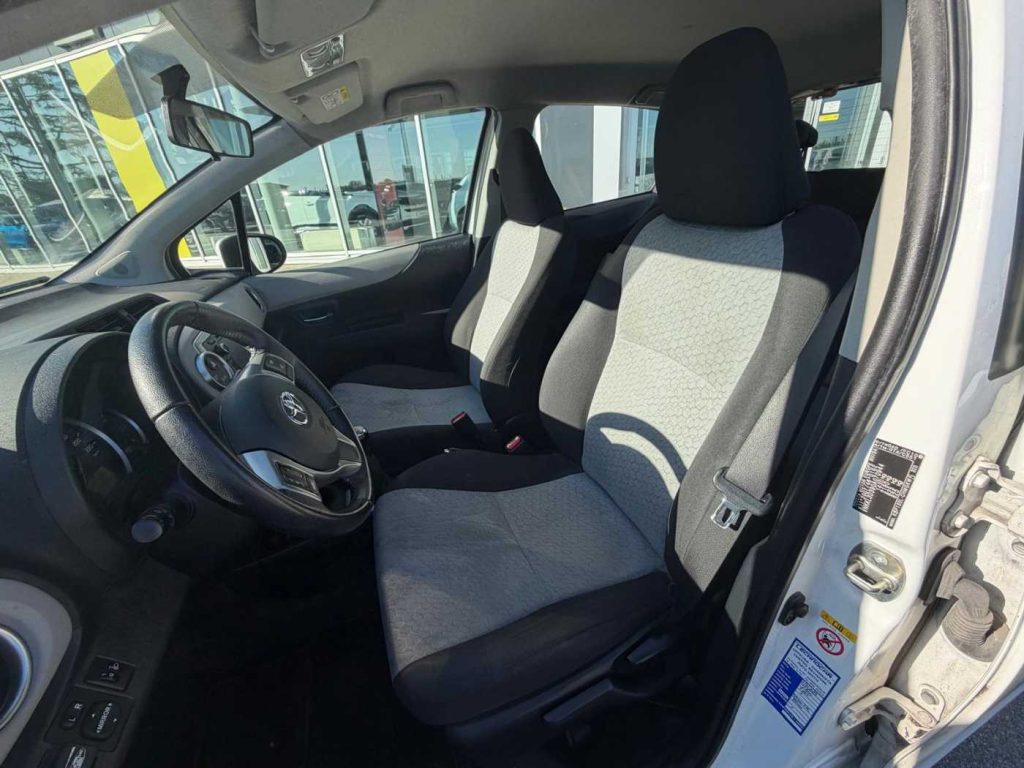 TOYOTA Yaris 1.0 5 porte - 12