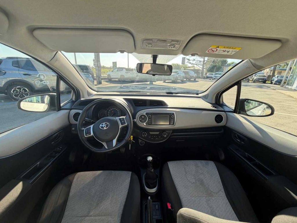 TOYOTA Yaris 1.0 5 porte - 13