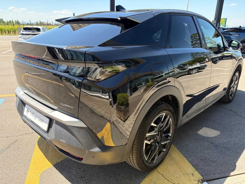 PEUGEOT 3008 Hybrid 145 e-DCS6 Allure - 6