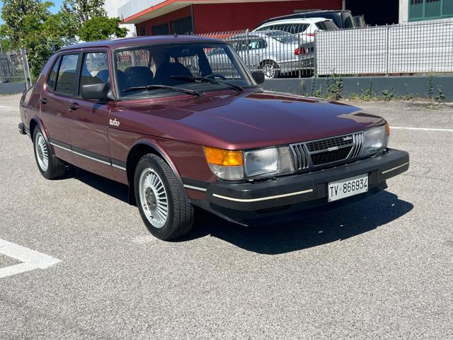 SAAB 900 Bordeaux metallizzato