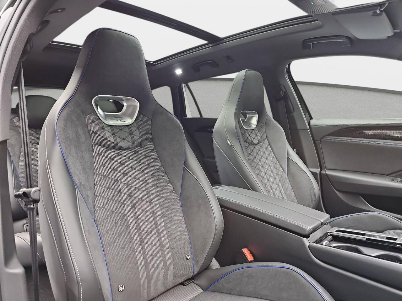 VOLKSWAGEN Passat Variant 2.0 TDI 150 CV SCR DSG R-Line - 1
