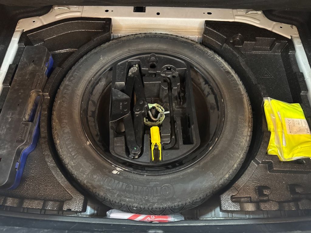 PEUGEOT 308 BlueHDi 150 S&S EAT6 Allure - 13