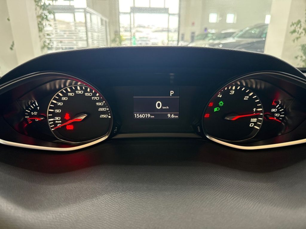 PEUGEOT 308 BlueHDi 150 S&S EAT6 Allure - 16
