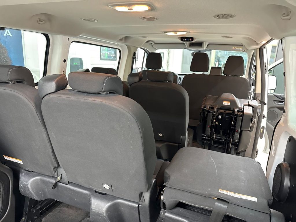 FORD Transit Custom 320 2.0 EcoBlue 130 PC Combi Trend - 23
