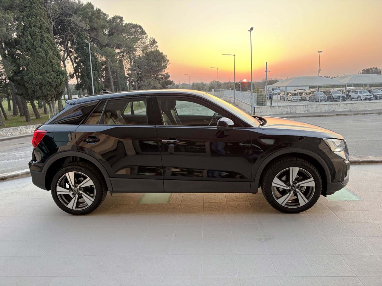 AUDI Q2 30 TDI Business CERCHI DA18 - 4
