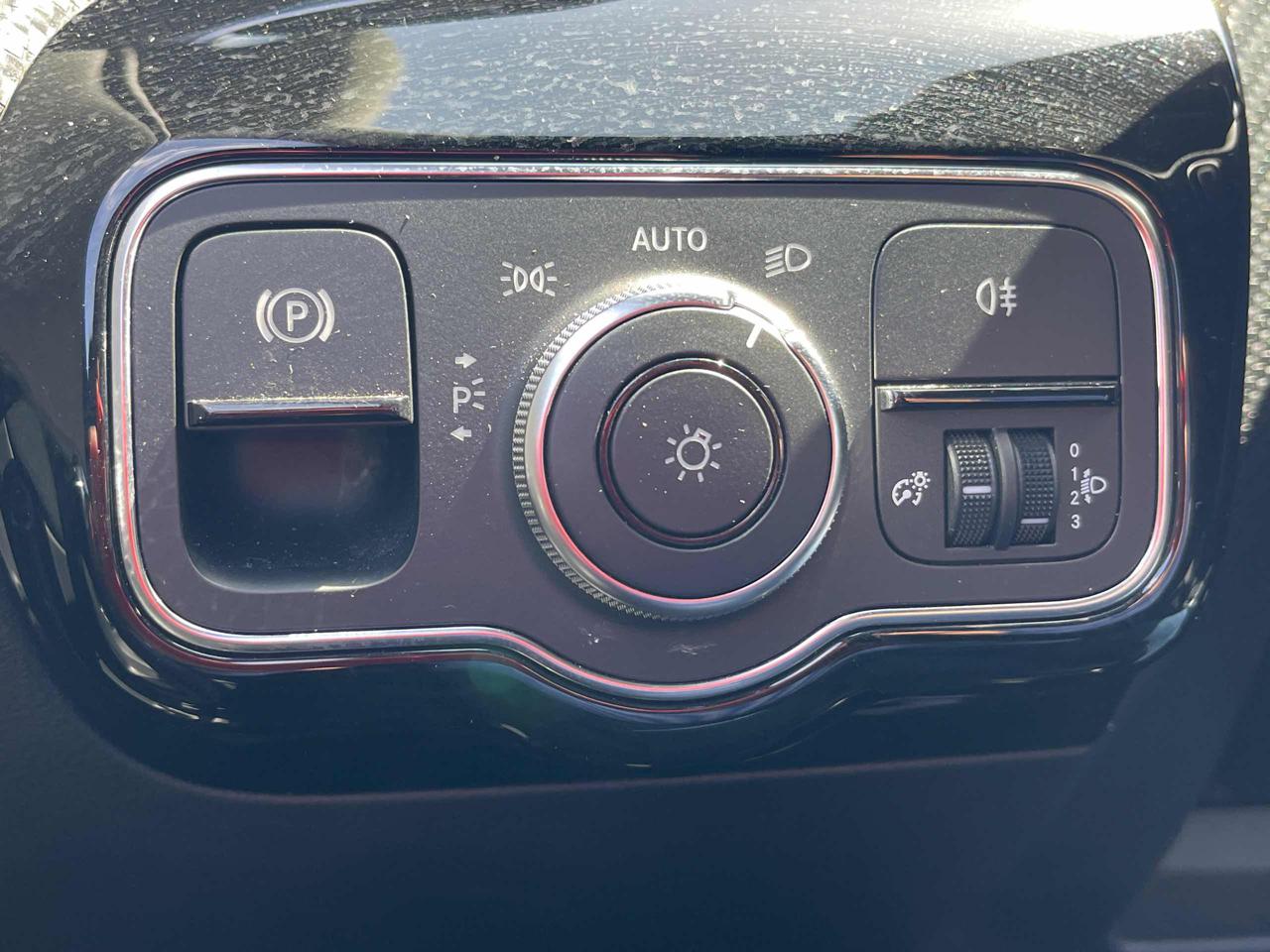 MERCEDES-BENZ A 180 Automatic Business Extra 1.5 Benzina Euro6 - 16
