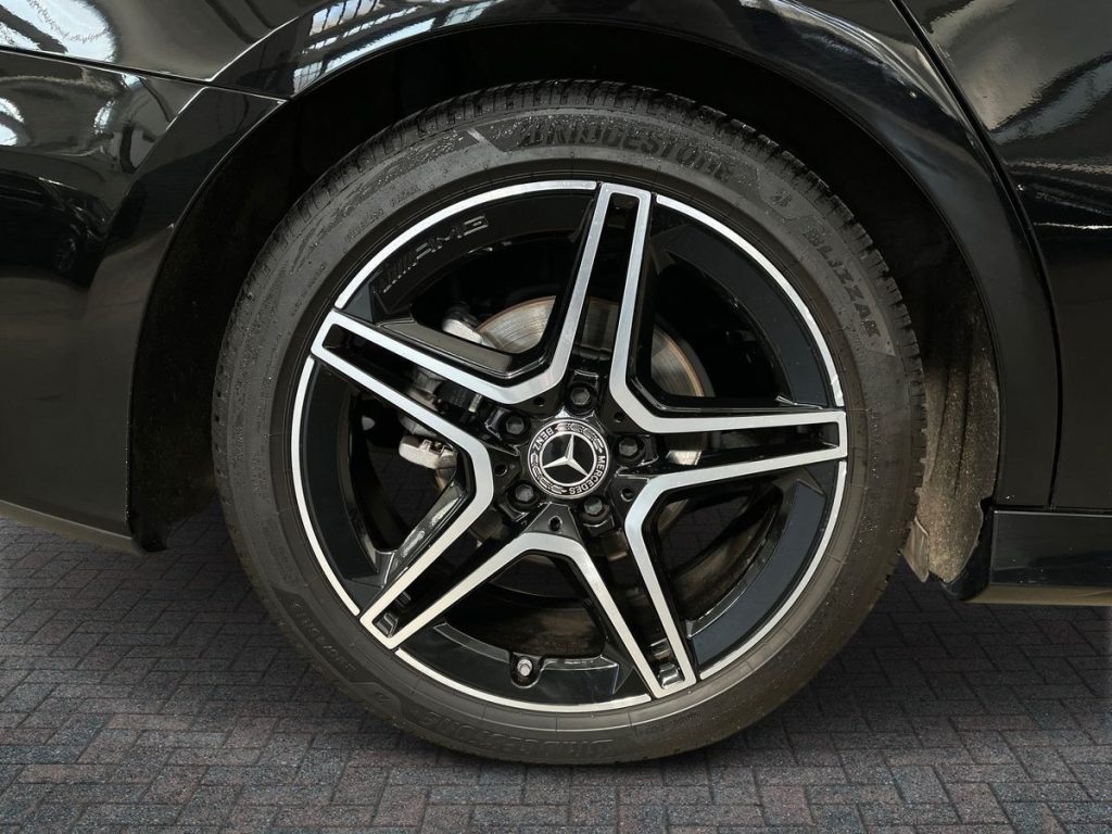 MERCEDES-BENZ A 180 d Automatic Sedan AMG Line Advanced Plus - 6
