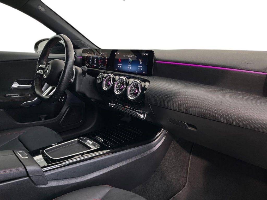 MERCEDES-BENZ A 180 d Automatic Sedan AMG Line Advanced Plus - 15