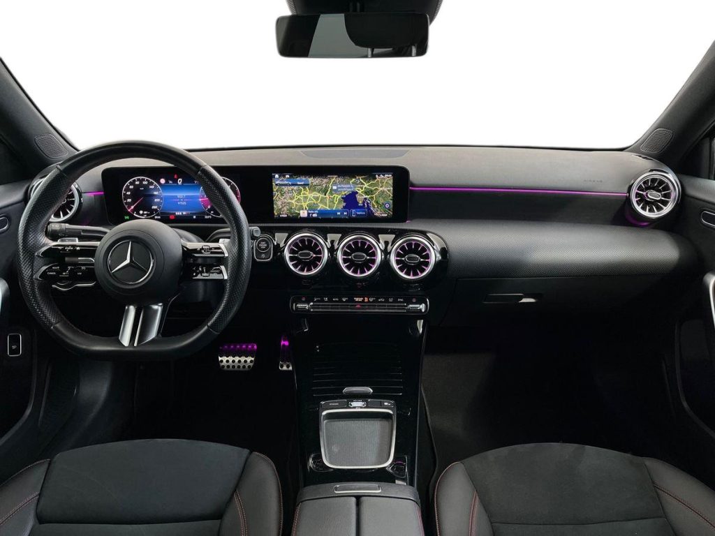MERCEDES-BENZ A 180 d Automatic Sedan AMG Line Advanced Plus - 8