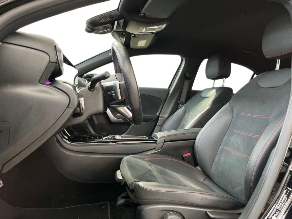 MERCEDES-BENZ A 180 d Automatic Sedan AMG Line Advanced Plus - 9