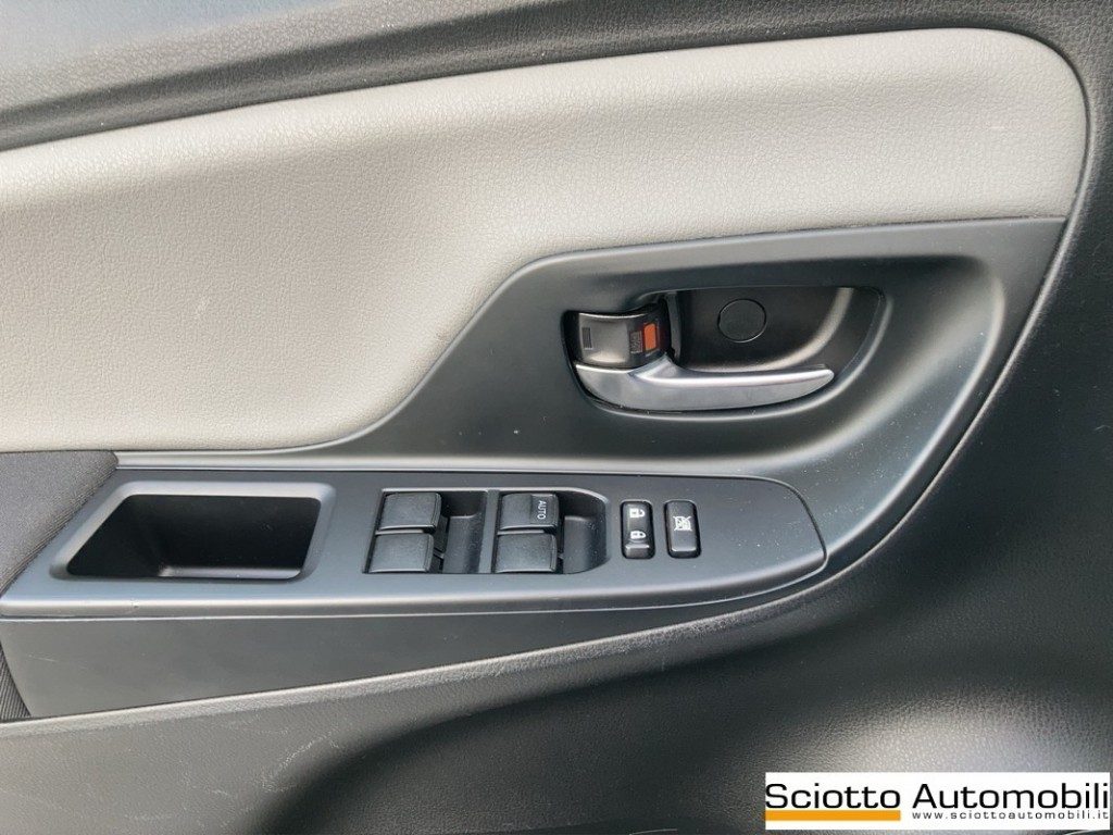 TOYOTA Yaris 1.5 Hybrid 5 porte Active - 12