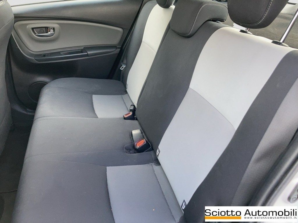 TOYOTA Yaris 1.5 Hybrid 5 porte Active - 13