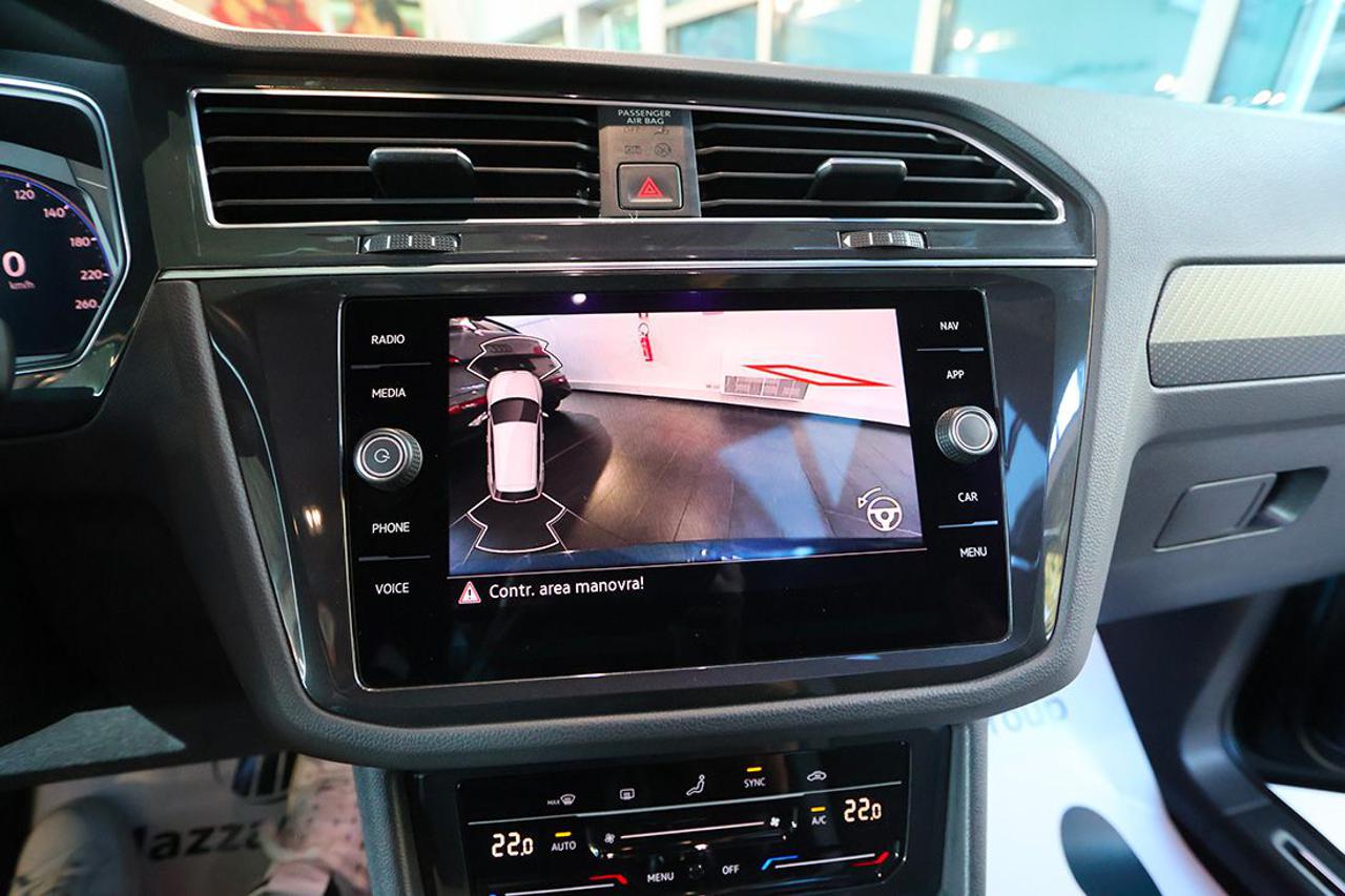 VOLKSWAGEN Tiguan 2.0 TDI 150cv SCR DSG R-Line - 31