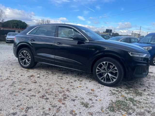 AUDI Q8 Nero metallizzato