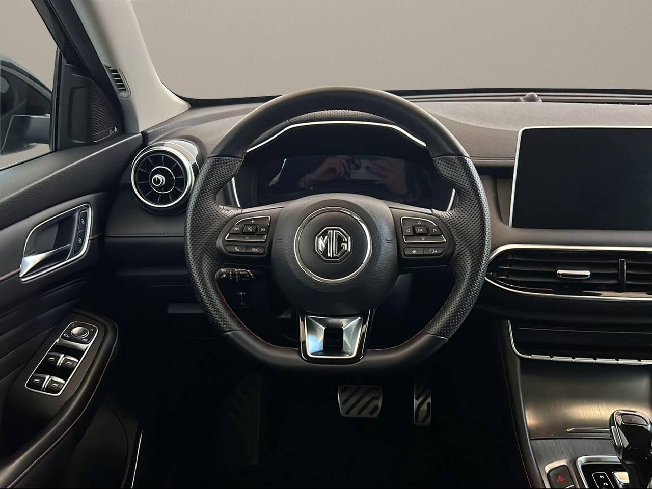MG HS 1.5T-GDI AT Luxury - 19