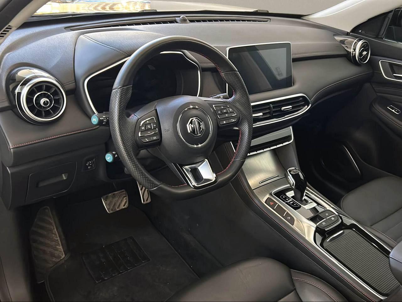 MG HS 1.5T-GDI AT Luxury - 24
