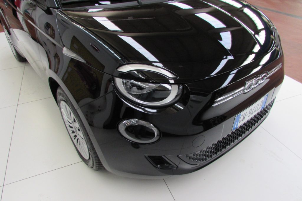 FIAT 500e Berlina 42 kWh AUTONOMIA 320Km. - 17