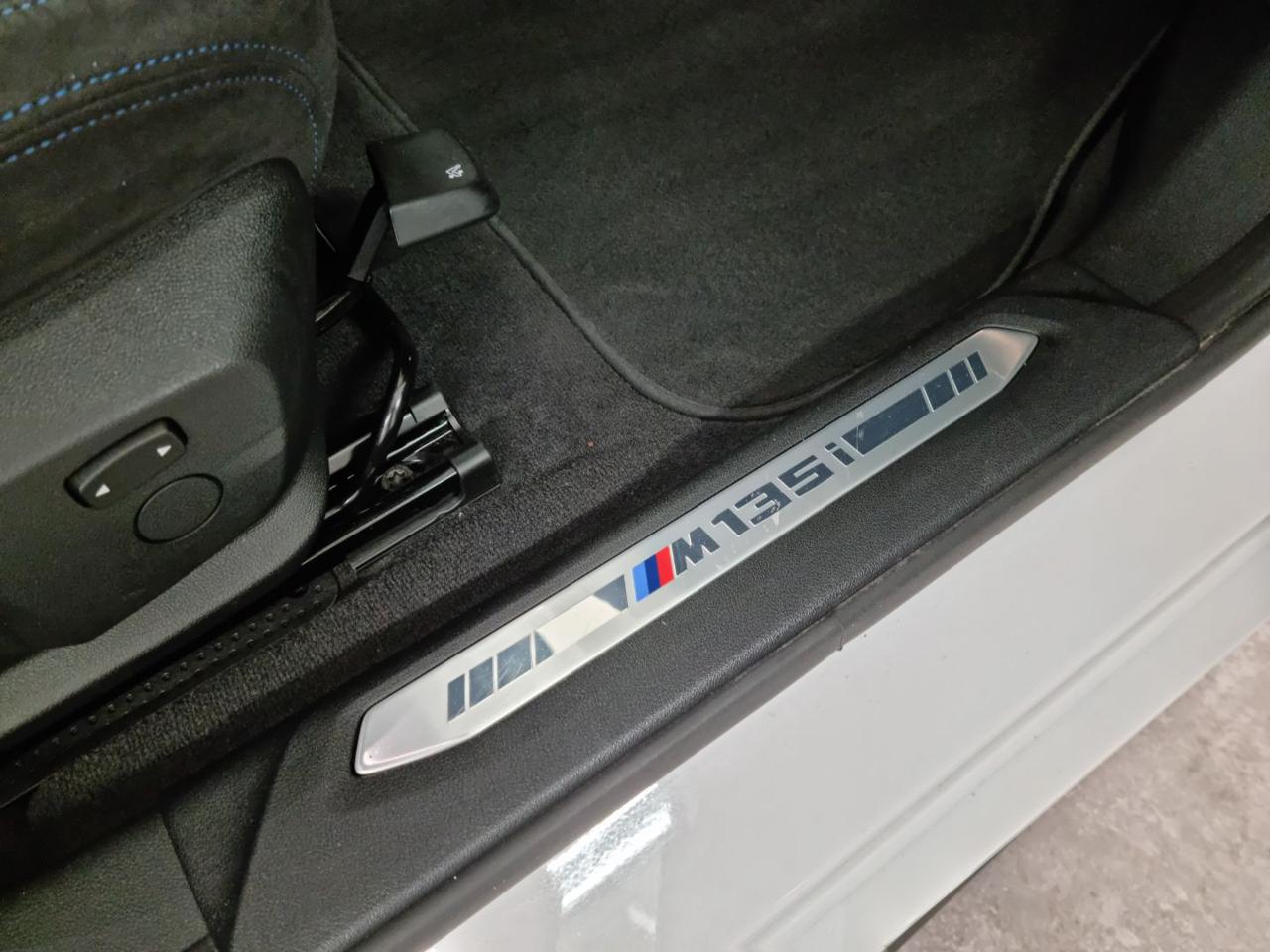 BMW M135 i xDrive - 36