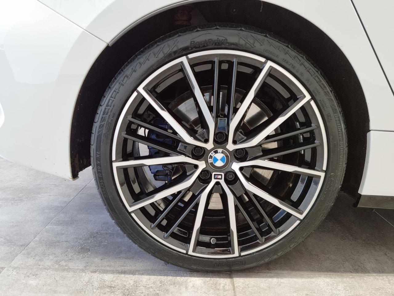 BMW M135 i xDrive - 11