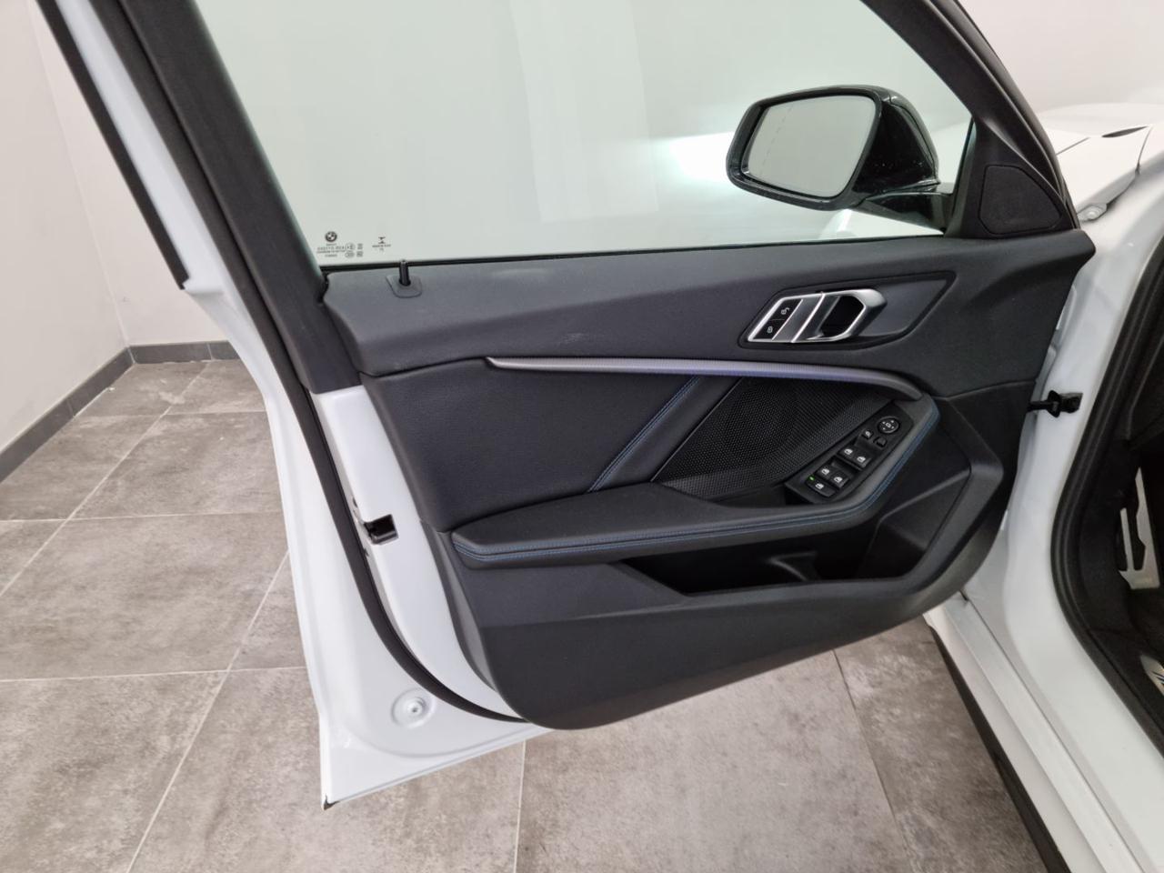 BMW M135 i xDrive - 29