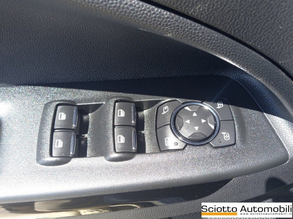 FORD EcoSport 1.0 EcoBoost 100 CV Titanium - 12
